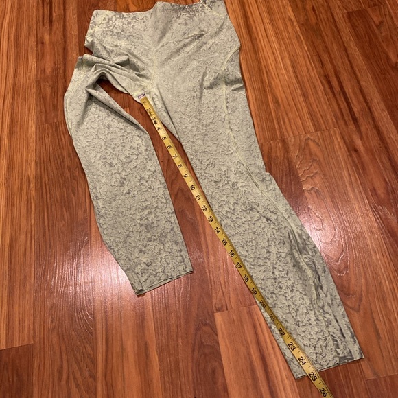 NEW LULULEMON FULL LENGTH HIGH WAISTED YOGA PANTS🍋 - Picture 10 of 16